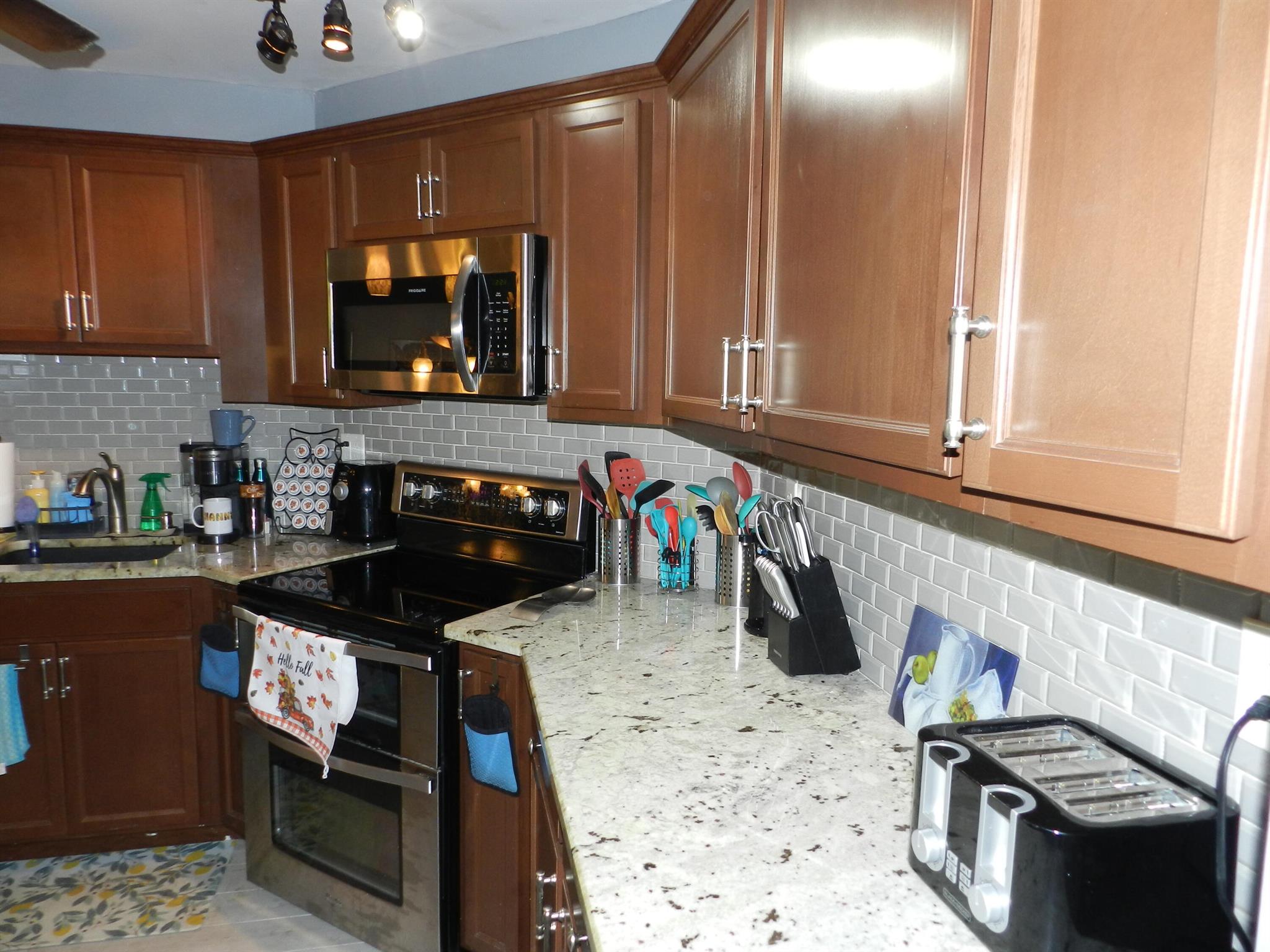 7 Greenway Village N 103