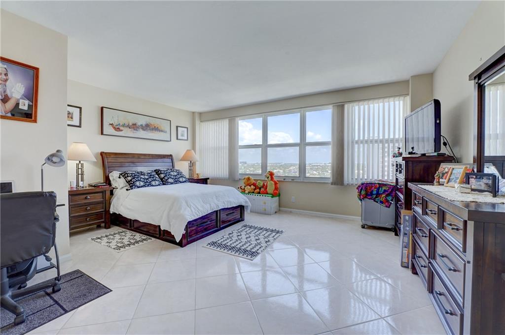 CORAL RIDGE TOWERS SOUTH - Residential
