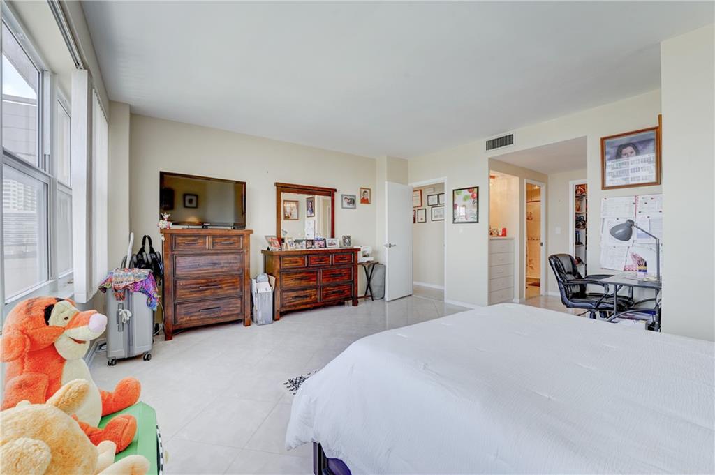 CORAL RIDGE TOWERS SOUTH - Residential