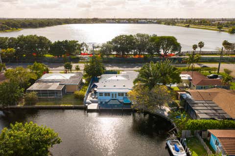 Photo of 3470 NW 21st Avenue, Oakland Park, FL 33309 (MLS # B26017020)