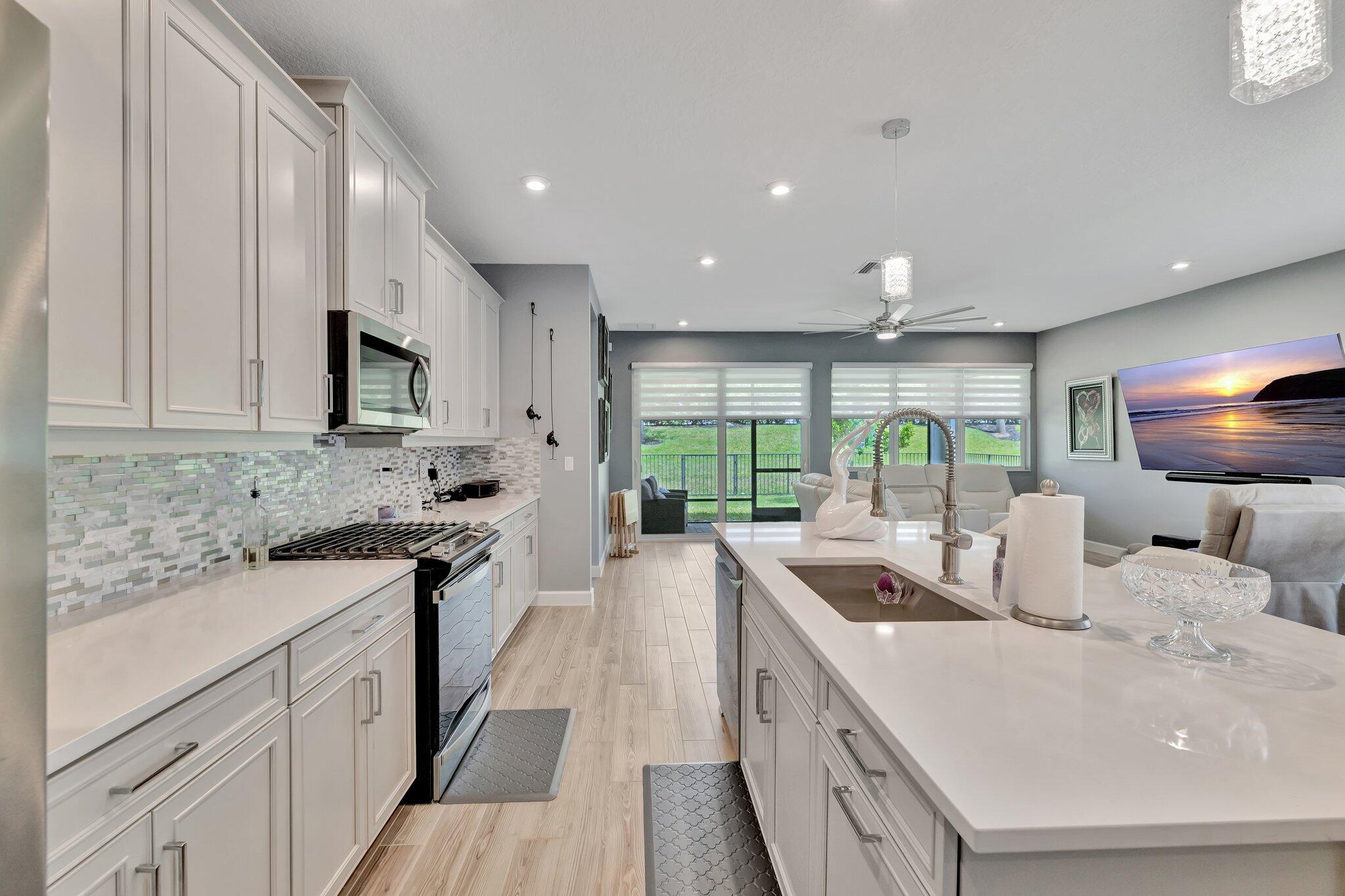 TELARO AT SOUTHERN GROVE - Residential