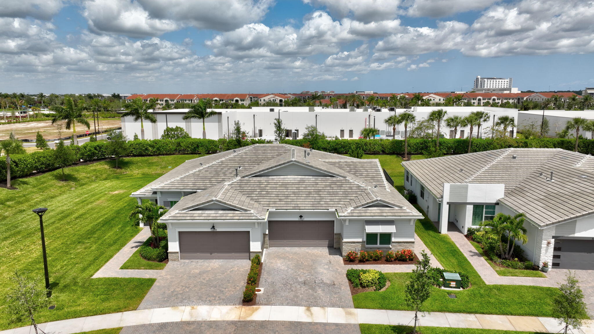 TELARO AT SOUTHERN GROVE - Residential