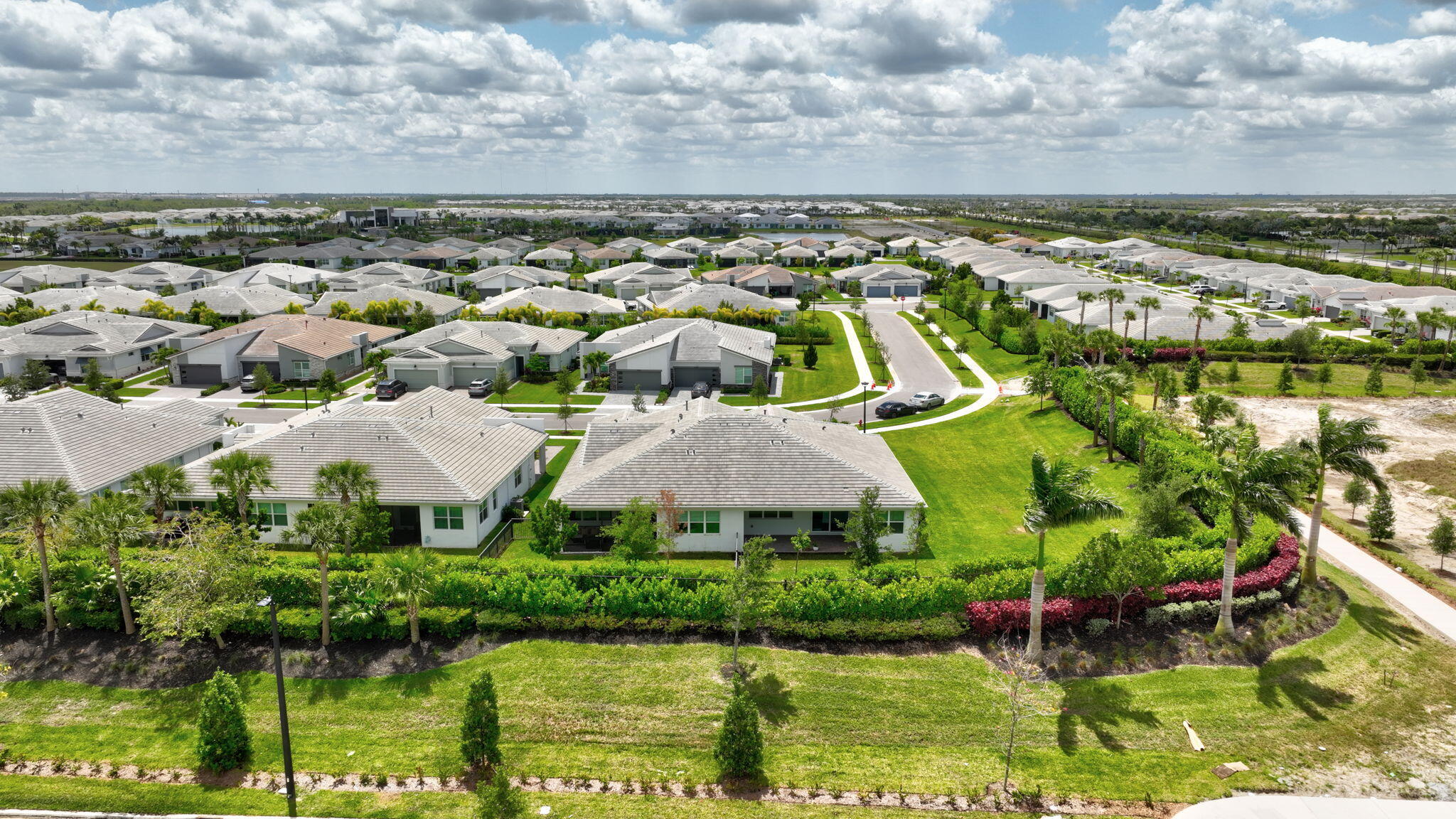 TELARO AT SOUTHERN GROVE - Residential