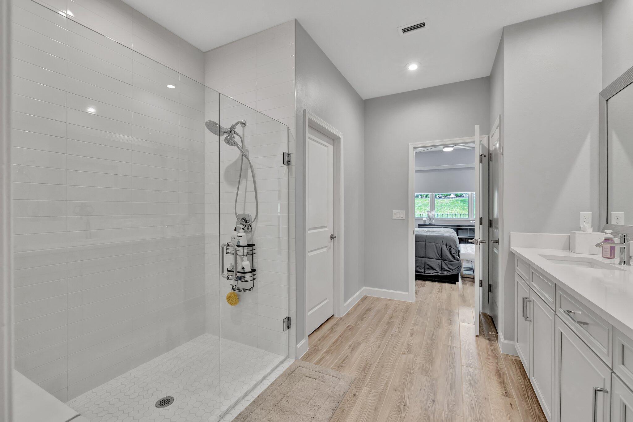 TELARO AT SOUTHERN GROVE - Residential