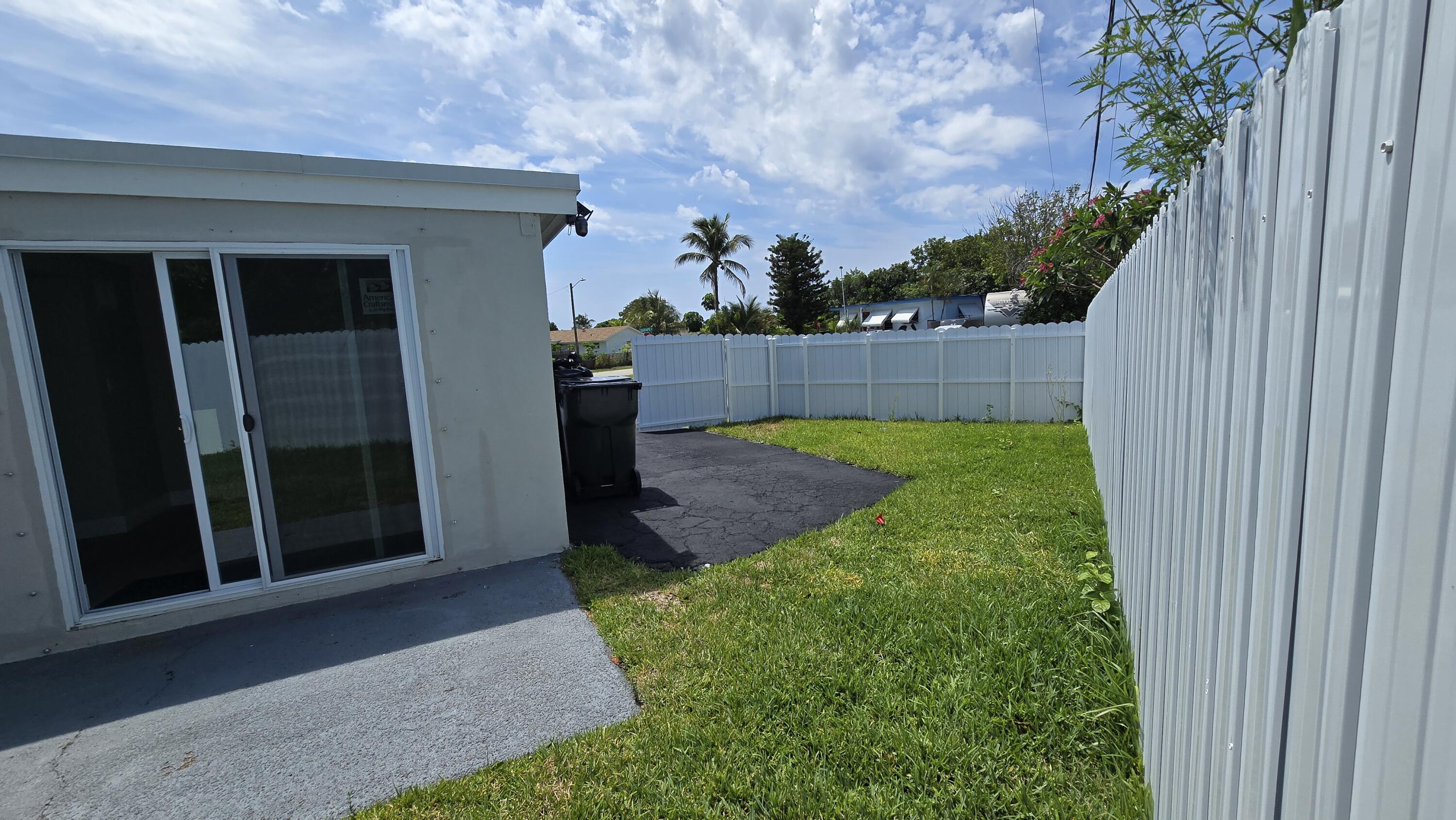591 Seagrape Road