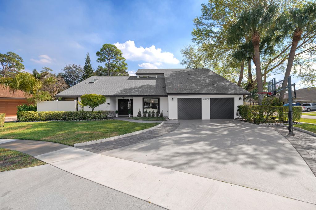Photo of 13376 Northumberland Circle, Wellington, FL 33414 (MLS # R11163733)