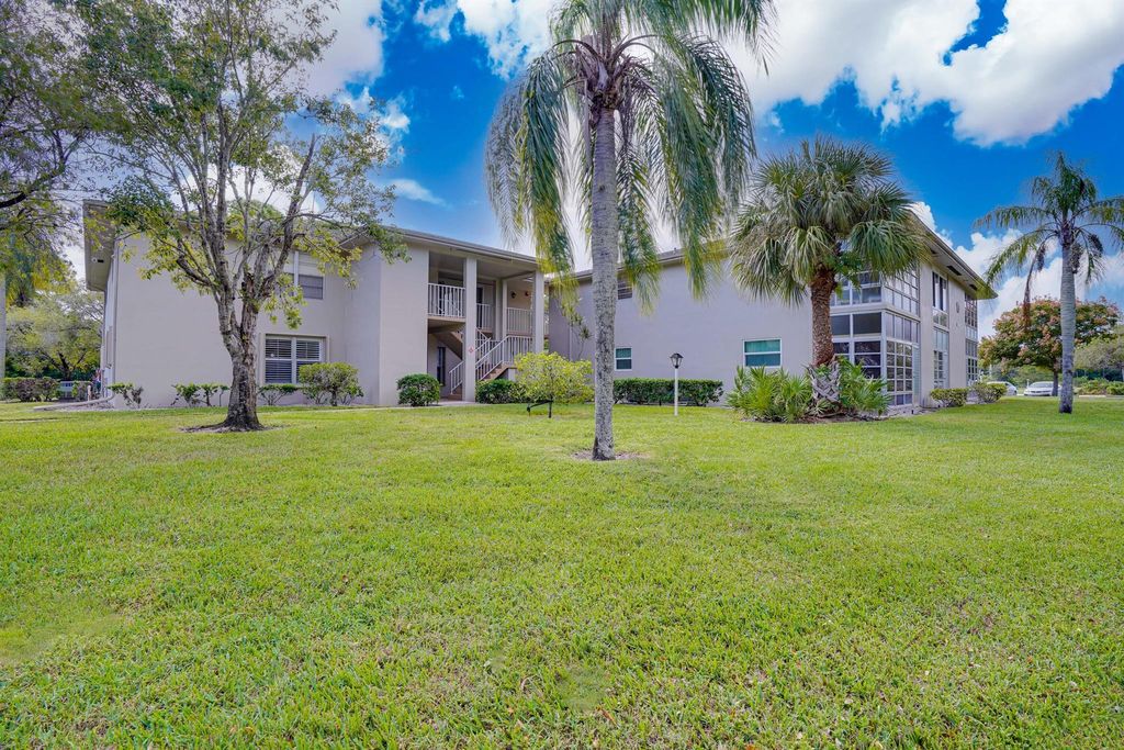 Photo of 10 Lake Vista Trl #204, Port Saint Lucie, FL 34952 (MLS # R10931576)