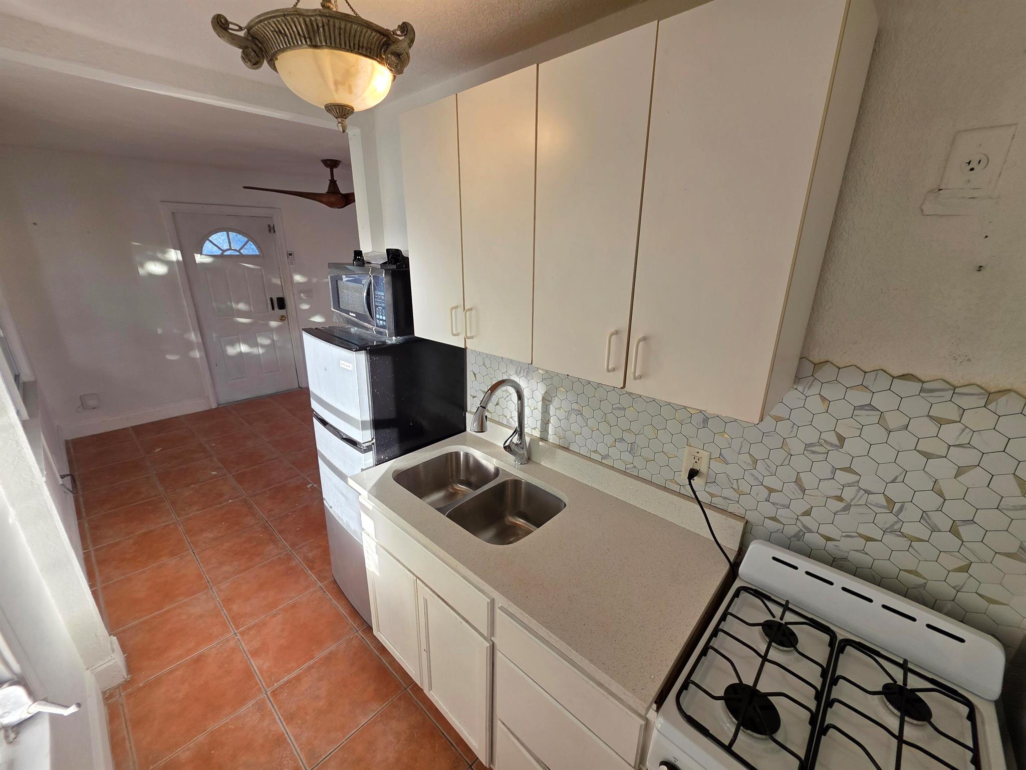 SOUTHWOOD HEIGHTS - Residential Lease