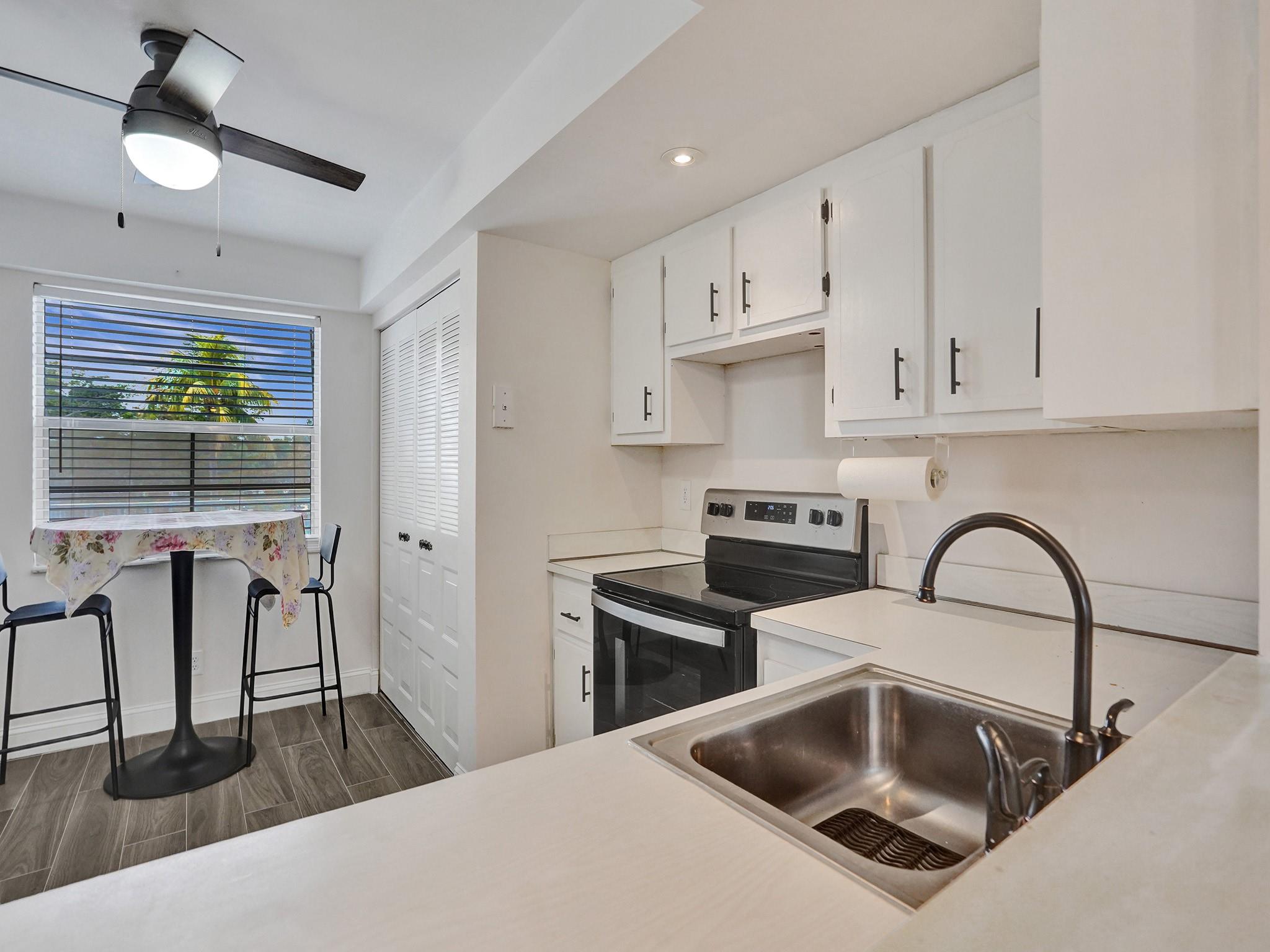 Palm Springs II - Residential