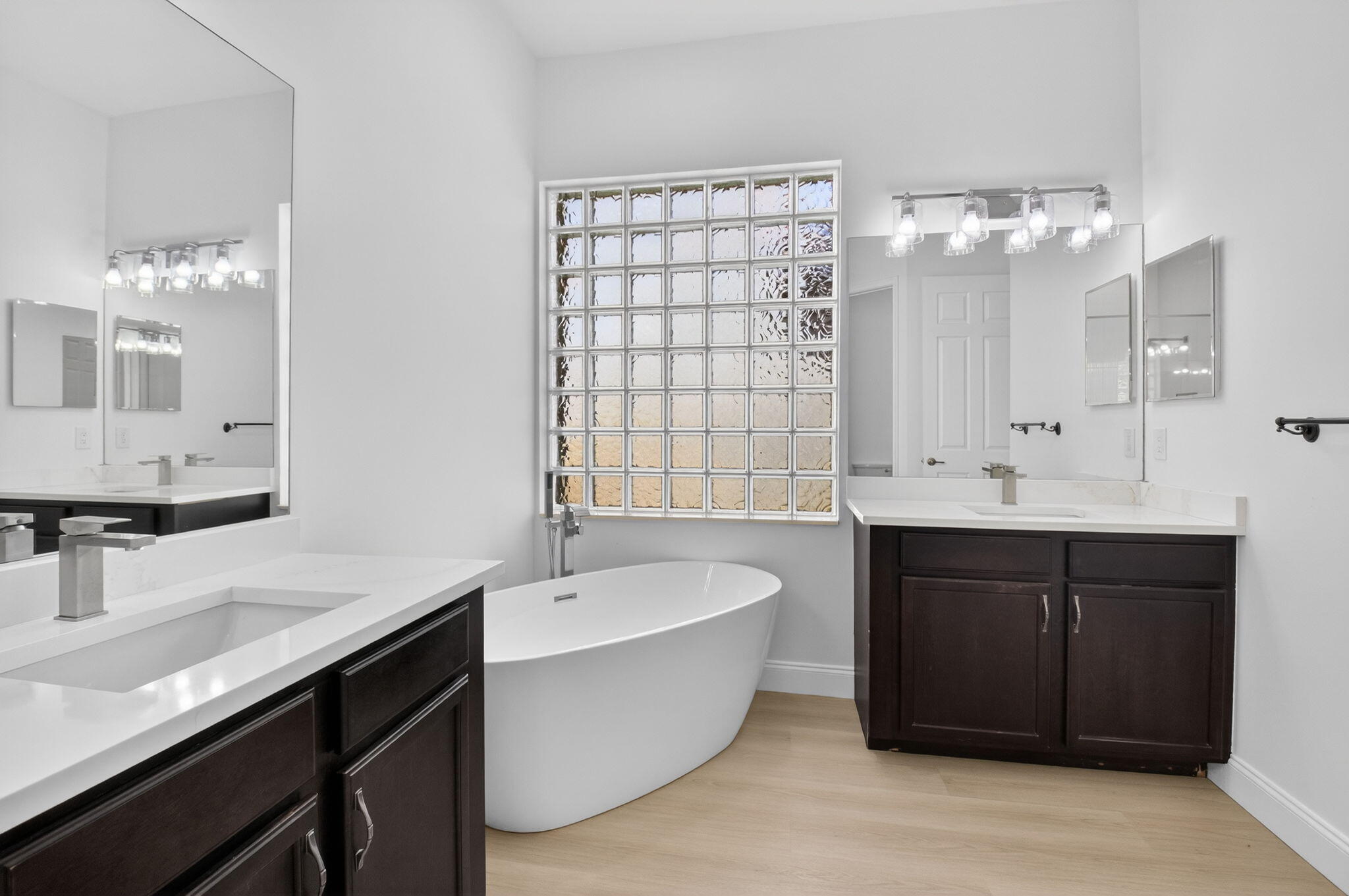 TRAILS AT CANYON - Residential Lease