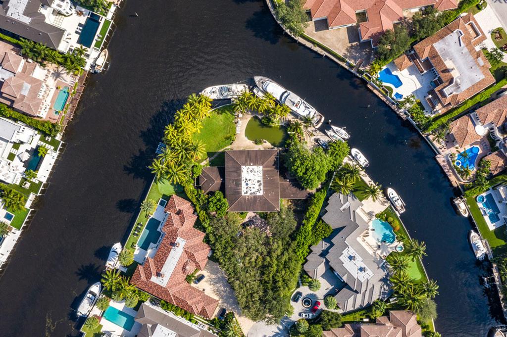 ROYAL PALM YACHT & COUNTRY CLUB - Residential