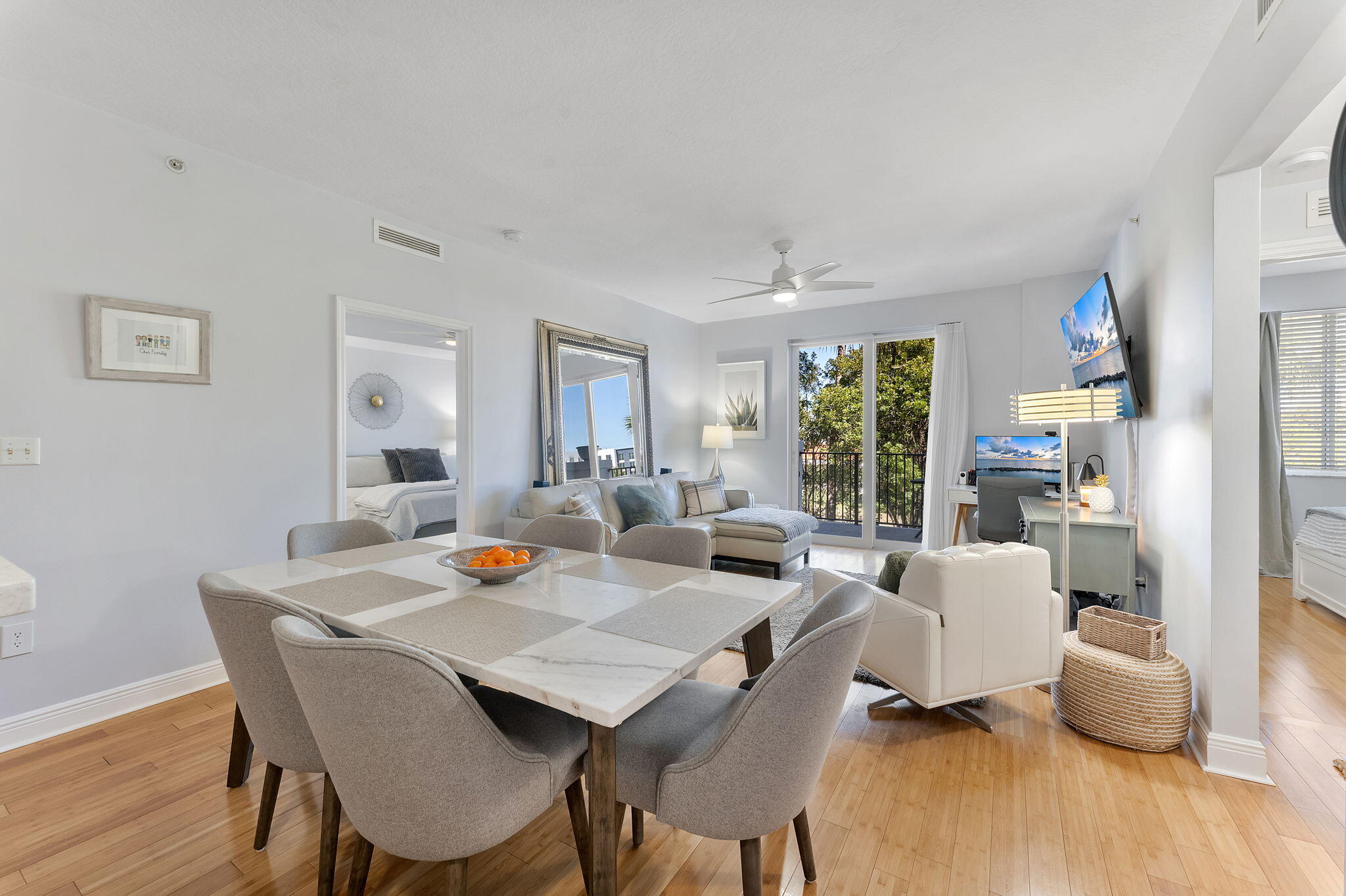 PINEAPPLE GROVE - Residential