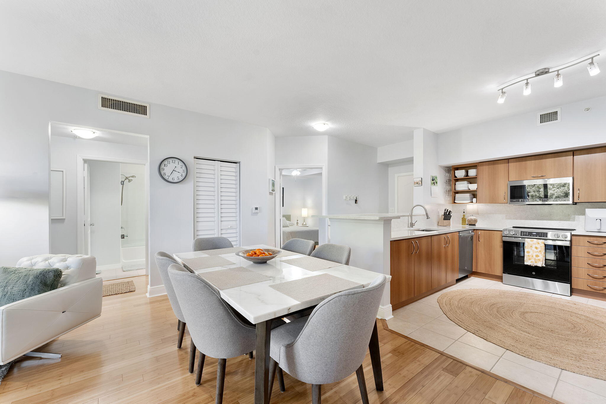 PINEAPPLE GROVE - Residential