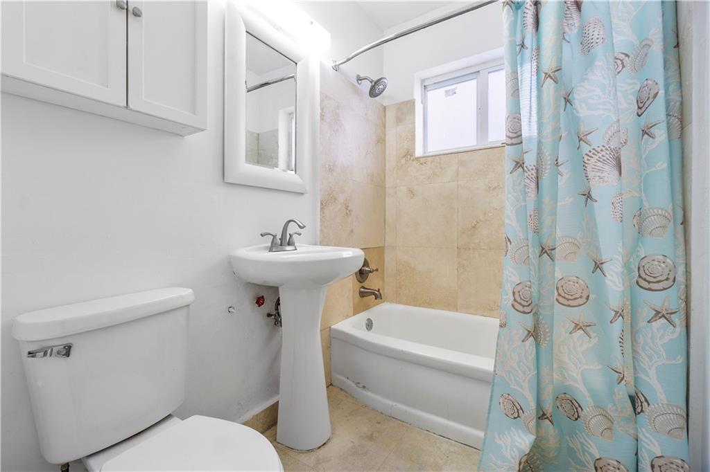 THE CORVETTE CONDO - Residential