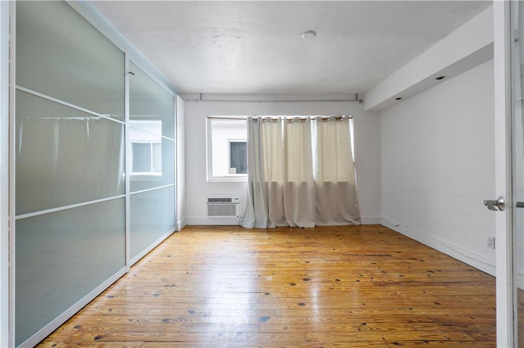 THE CORVETTE CONDO - Residential