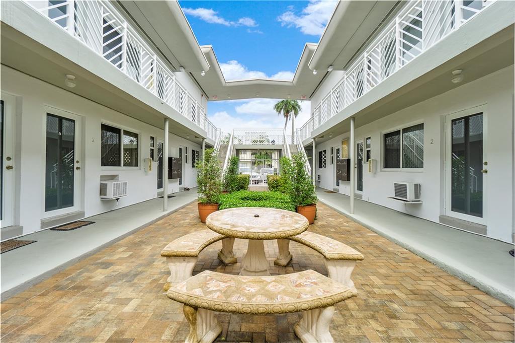 THE CORVETTE CONDO - Residential