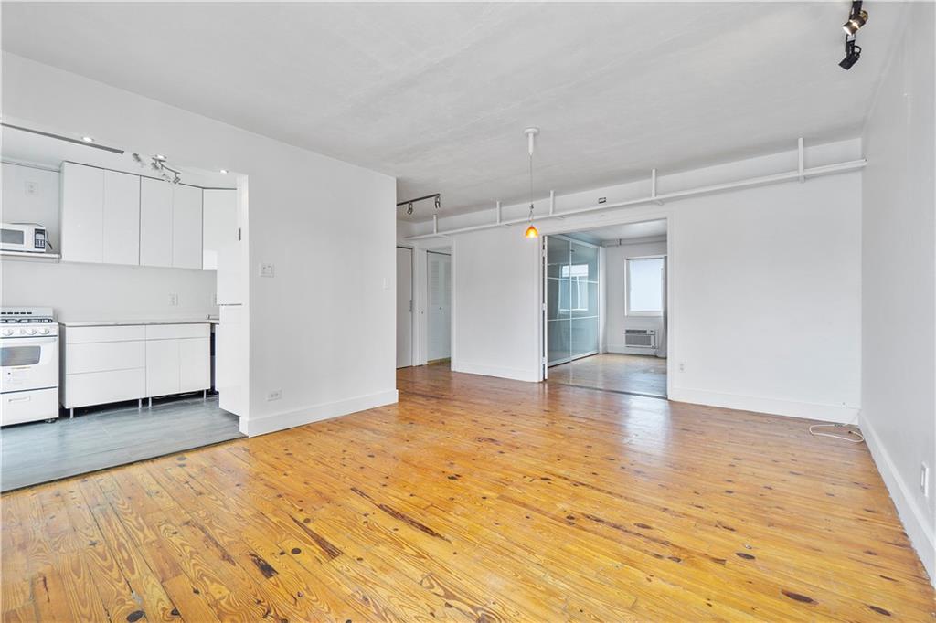 THE CORVETTE CONDO - Residential