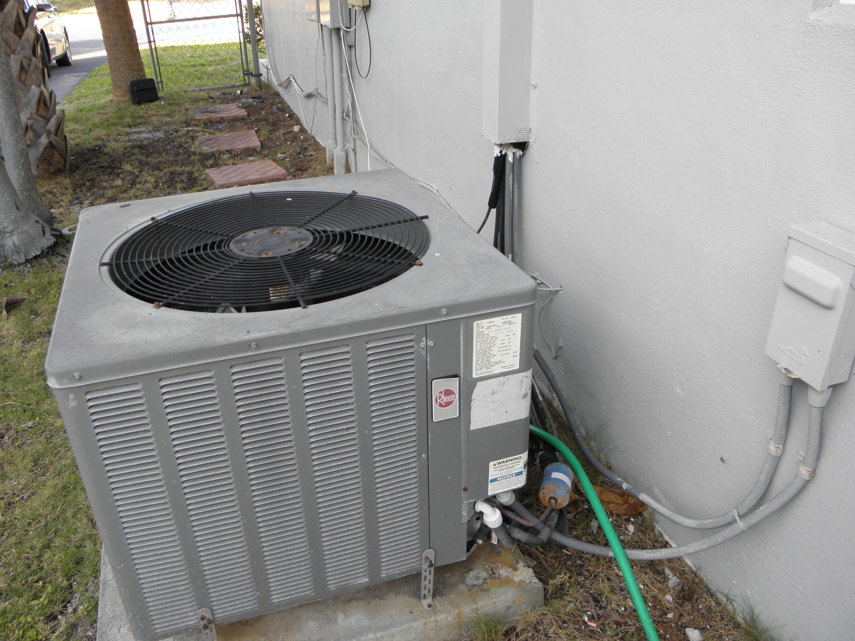 LAUDERDALE BEACH - Residential