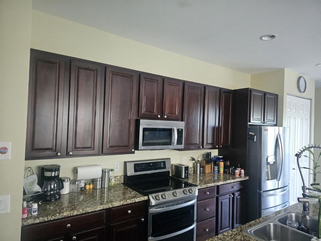 43rd STREET VILLAGE CONDO - Residential