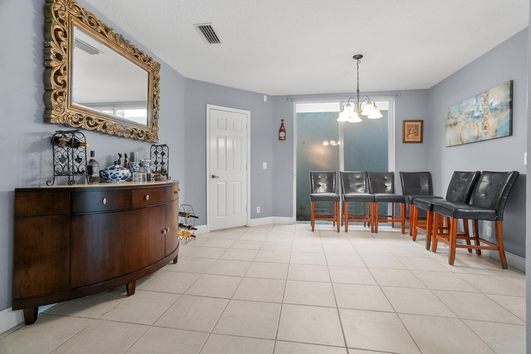 3273 El Camino Real