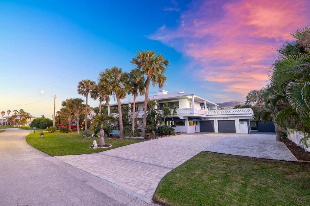 Photo of 2003 Mimosa Avenue, Fort Pierce, FL 34949 (MLS # R11058228)