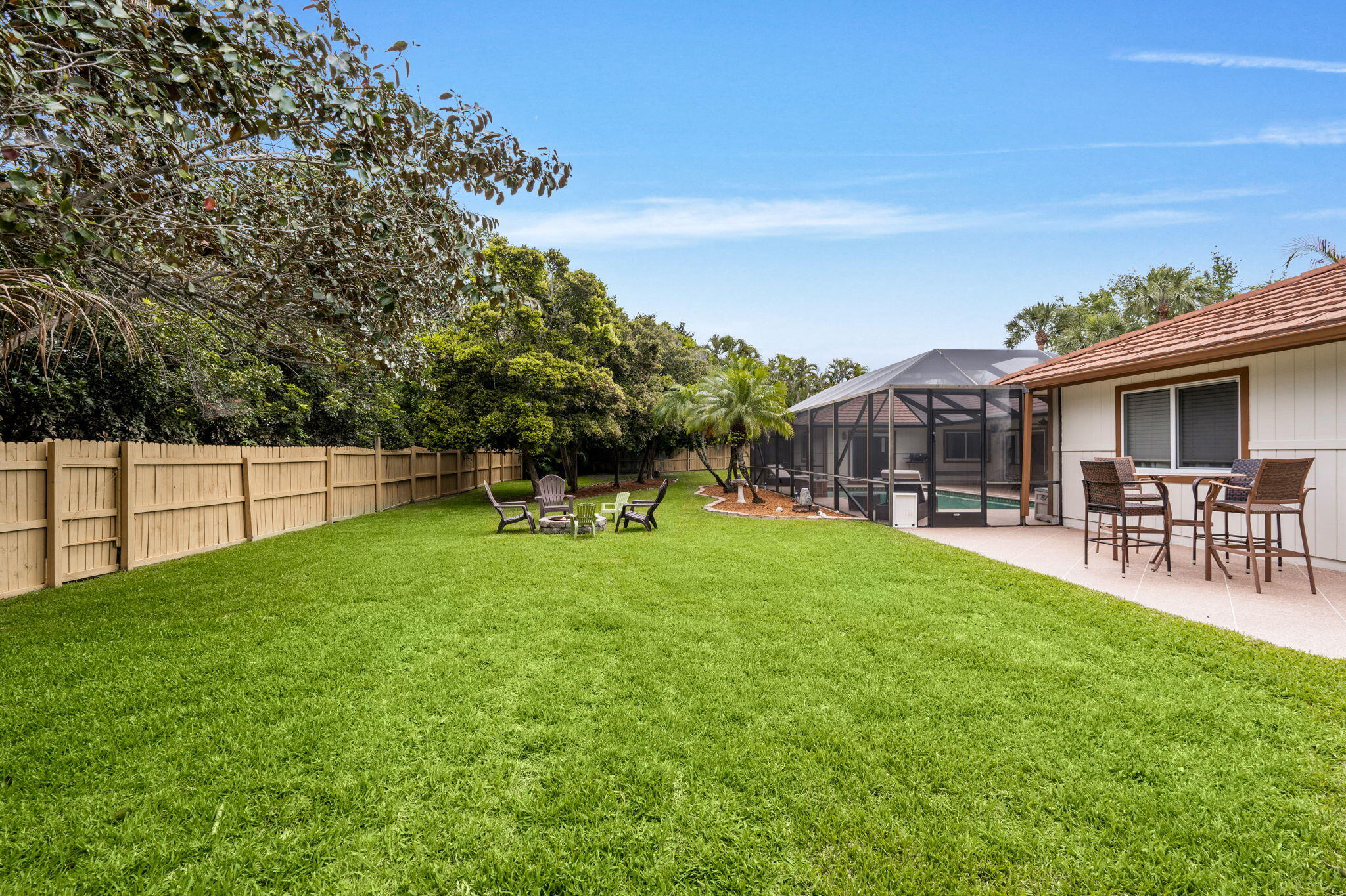 WHISPERING OAKS - Residential