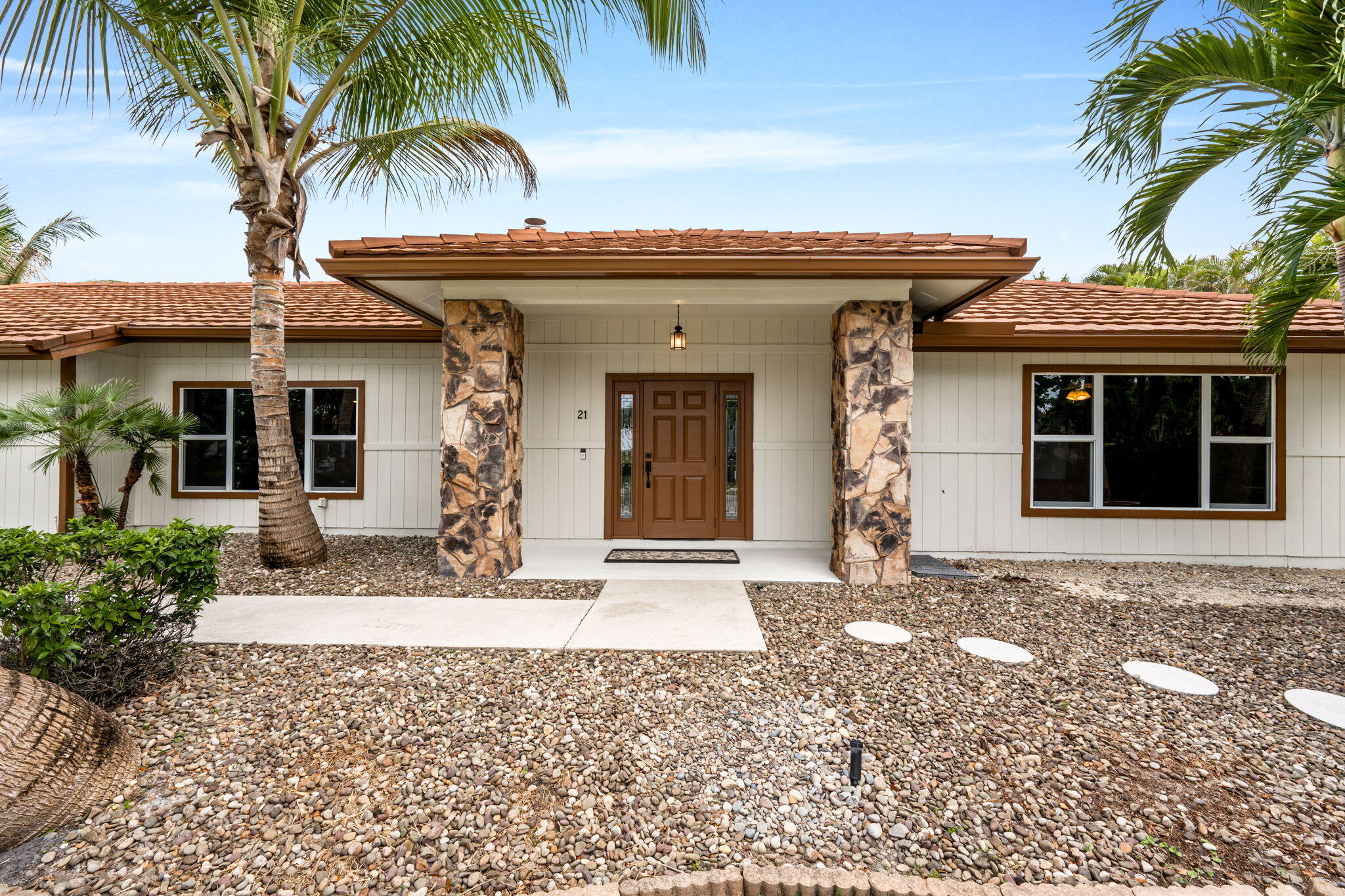 WHISPERING OAKS - Residential