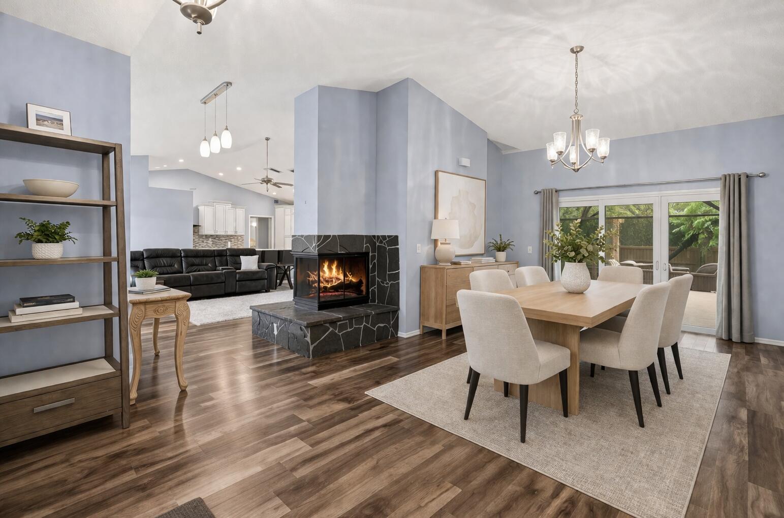 WHISPERING OAKS - Residential