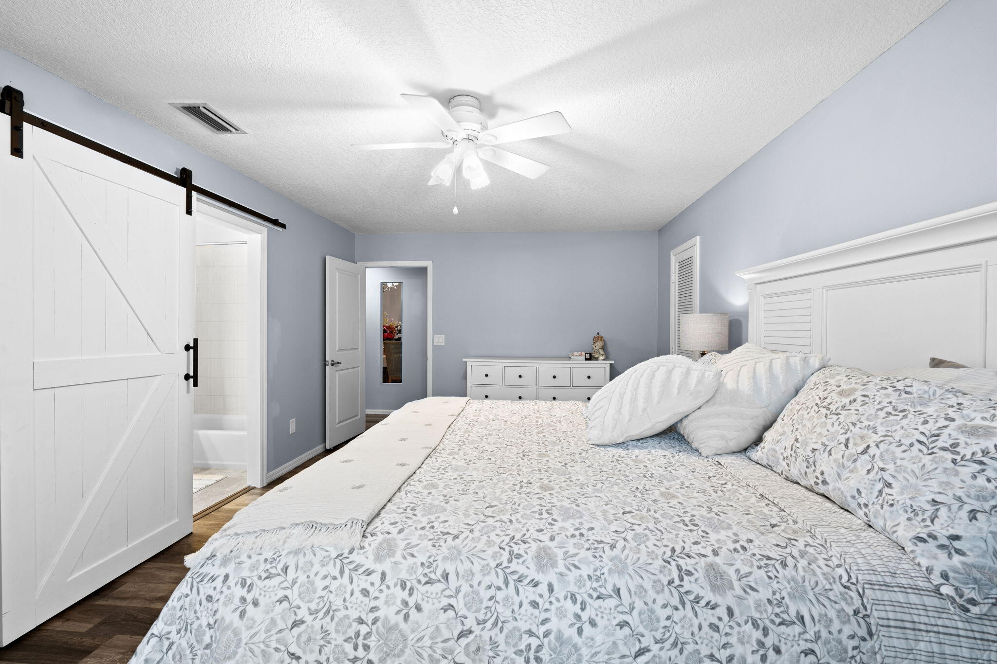 WHISPERING OAKS - Residential