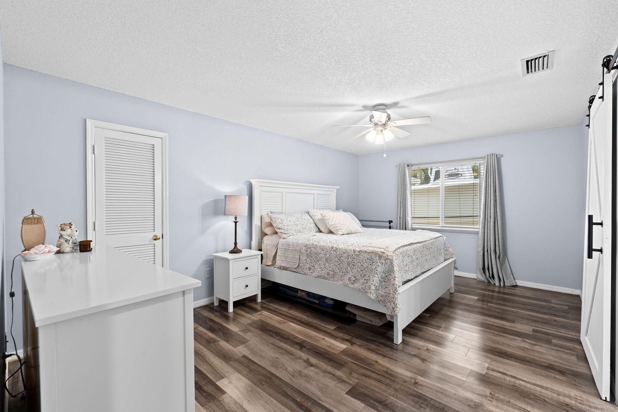 WHISPERING OAKS - Residential