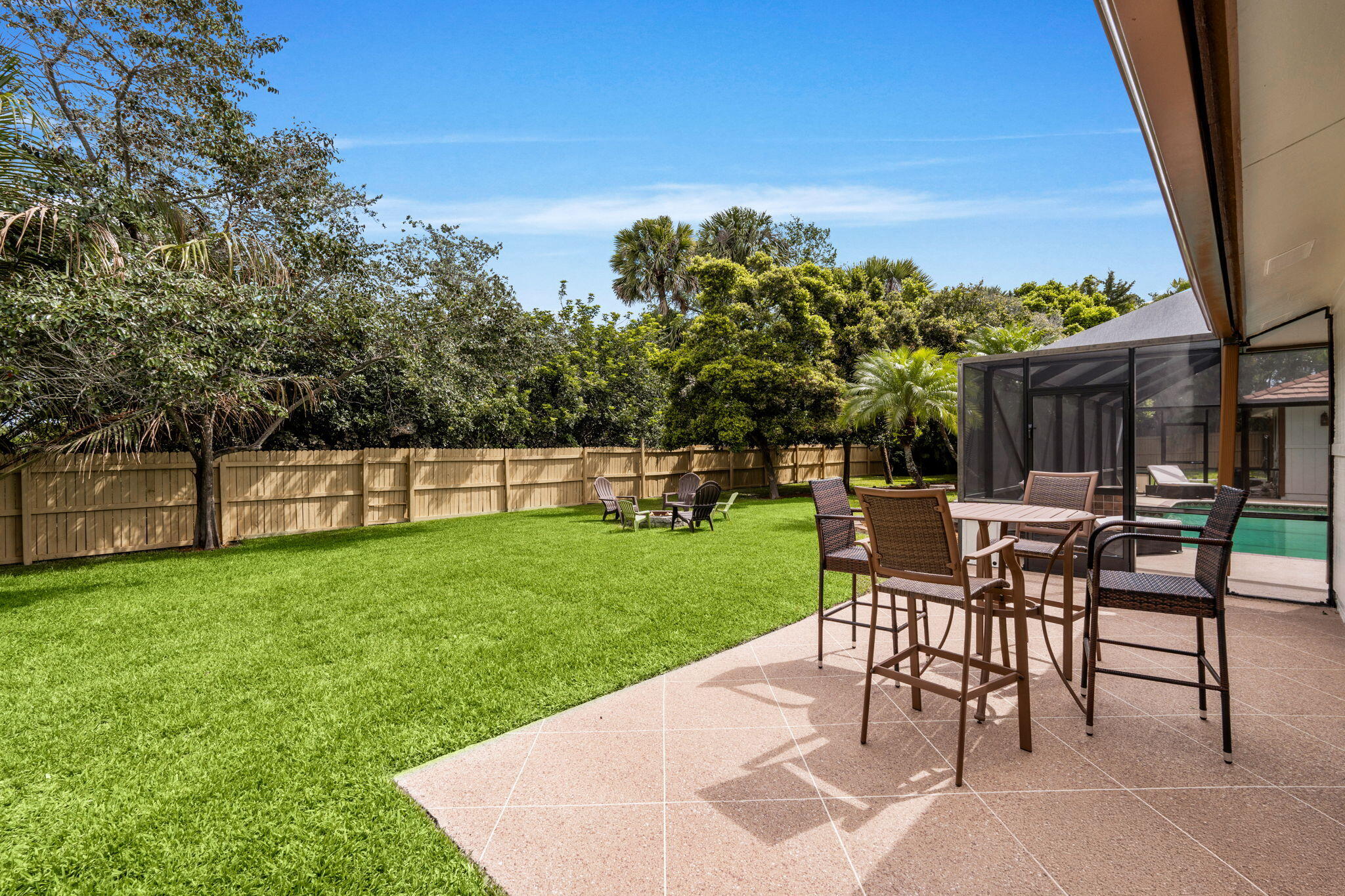 WHISPERING OAKS - Residential