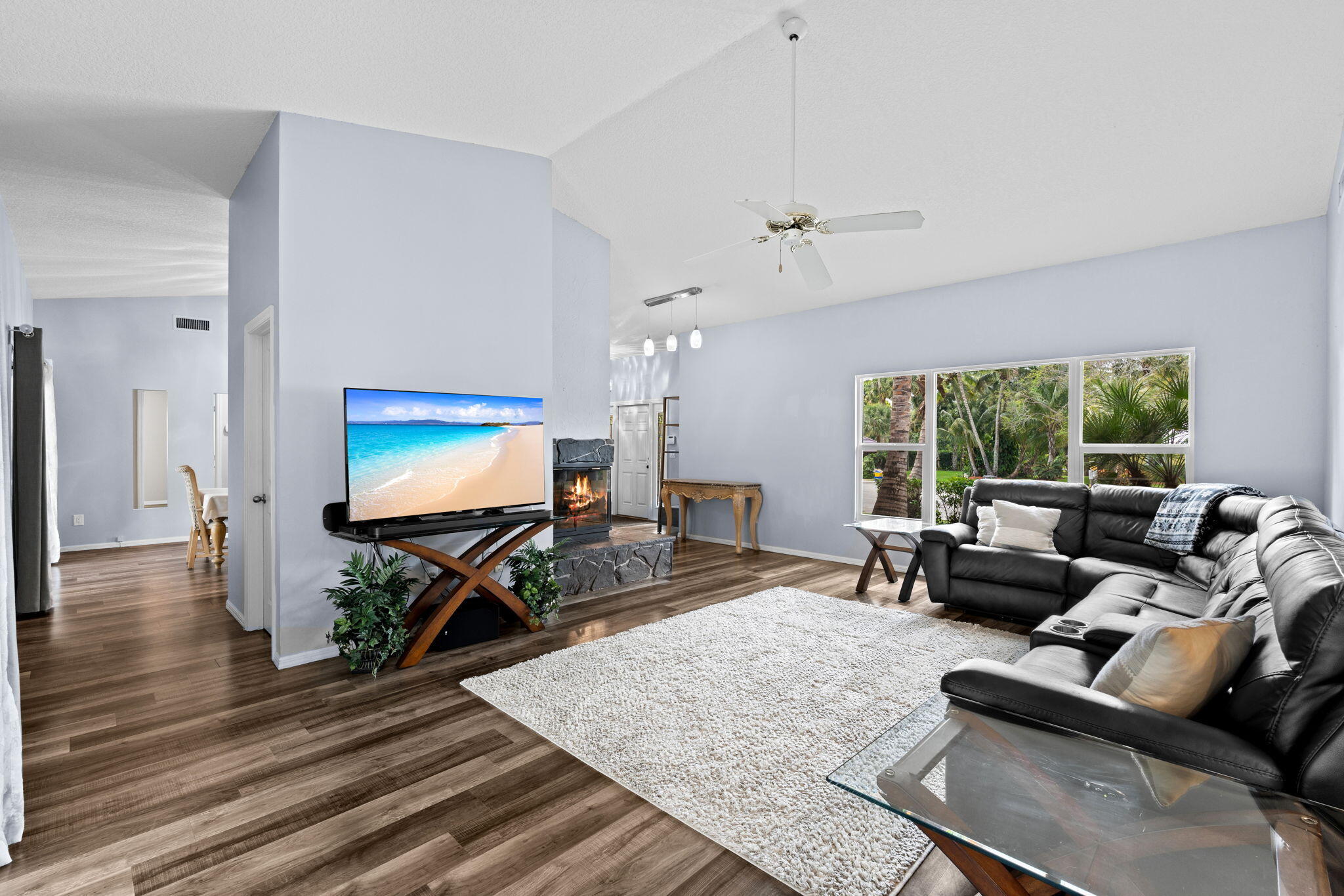 WHISPERING OAKS - Residential