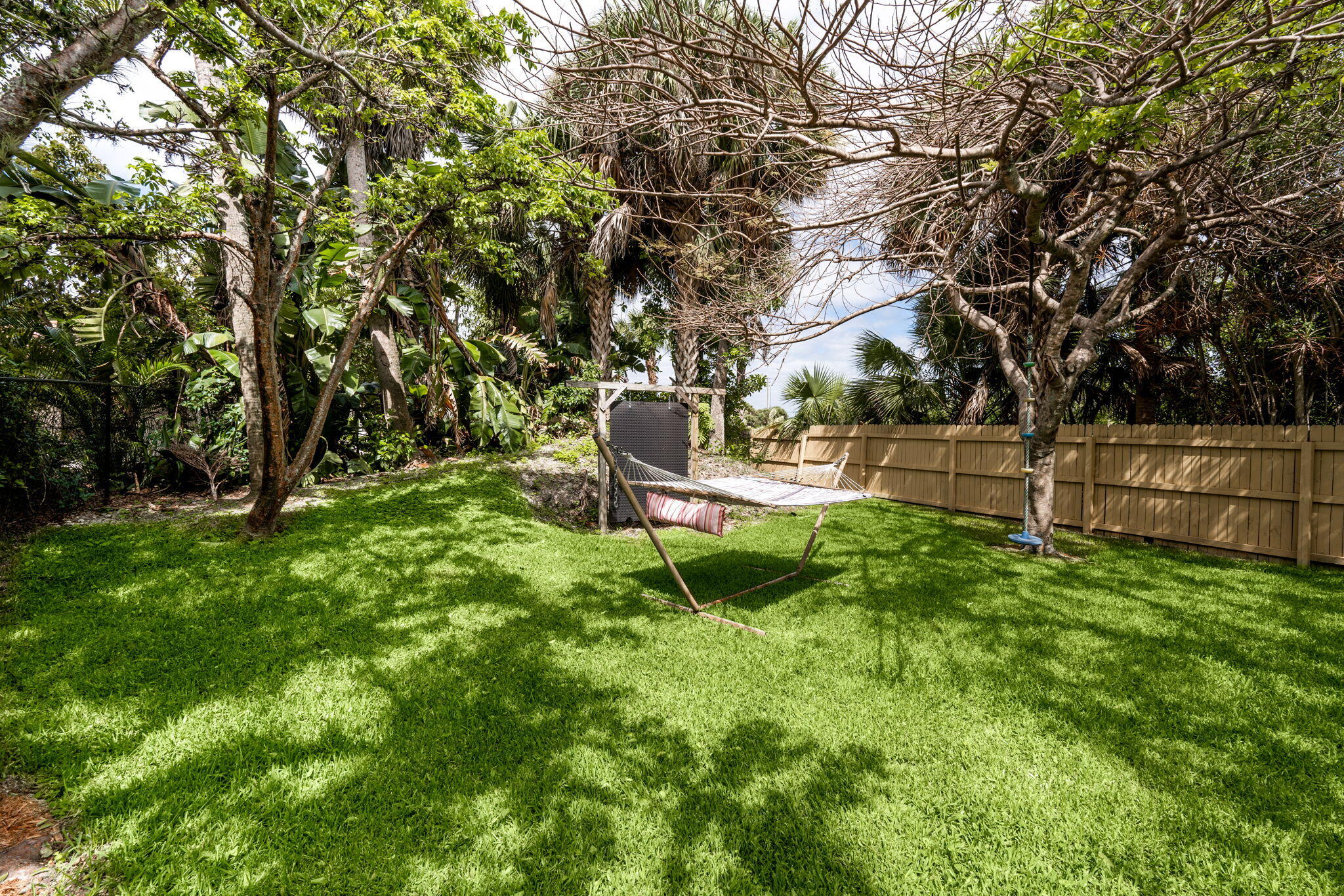 WHISPERING OAKS - Residential