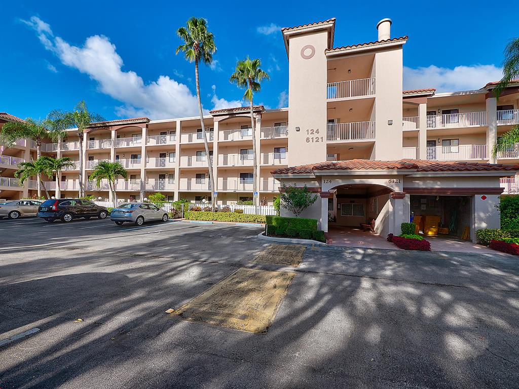 Photo of 6121 Pointe Regal Circle #302, Delray Beach, FL 33484 (MLS # R10634467)