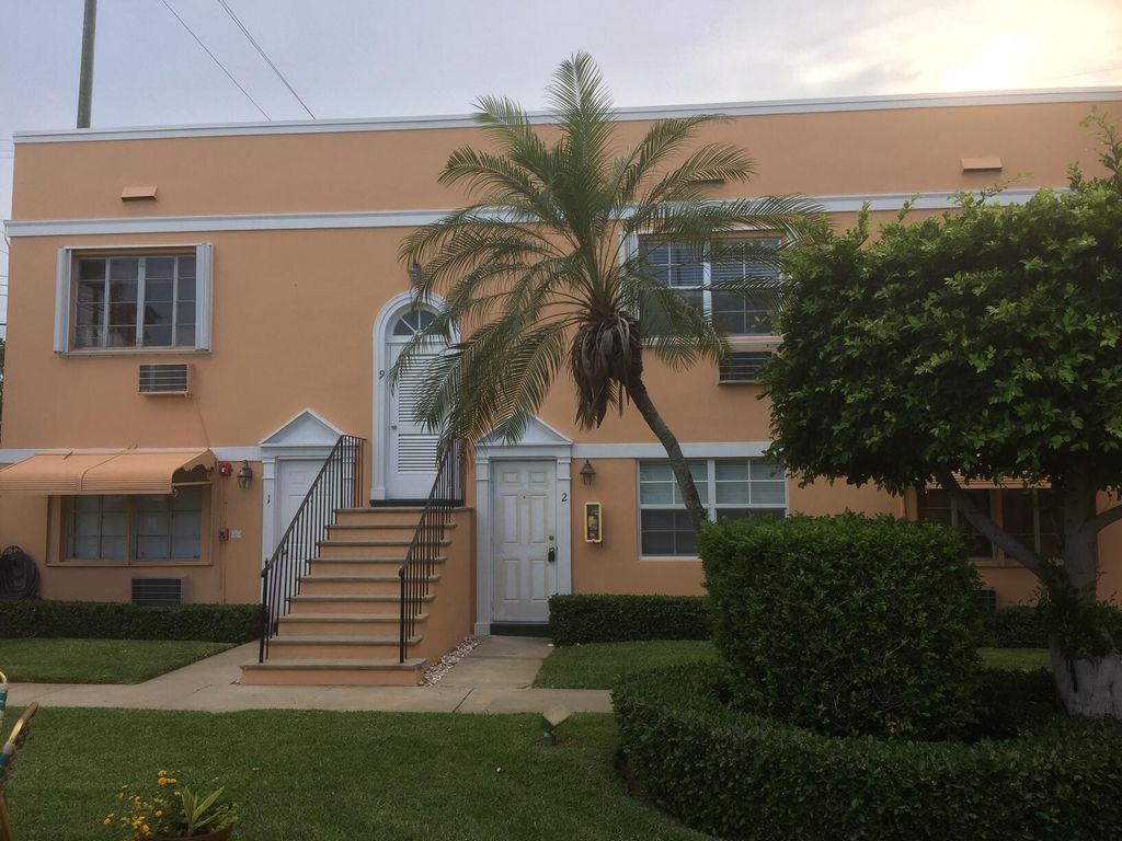 Photo of 31 S Golfview Road #9, Lake Worth Beach, FL 33460 (MLS # R11073500)