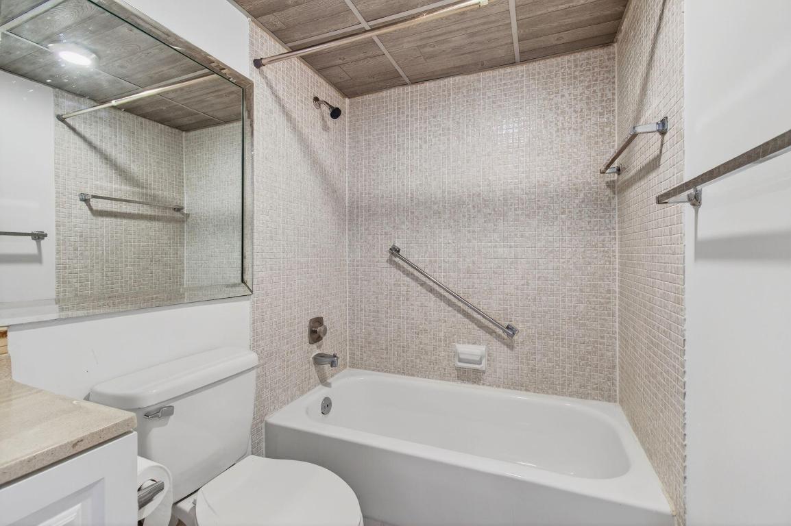 KINGS POINT - Residential Lease