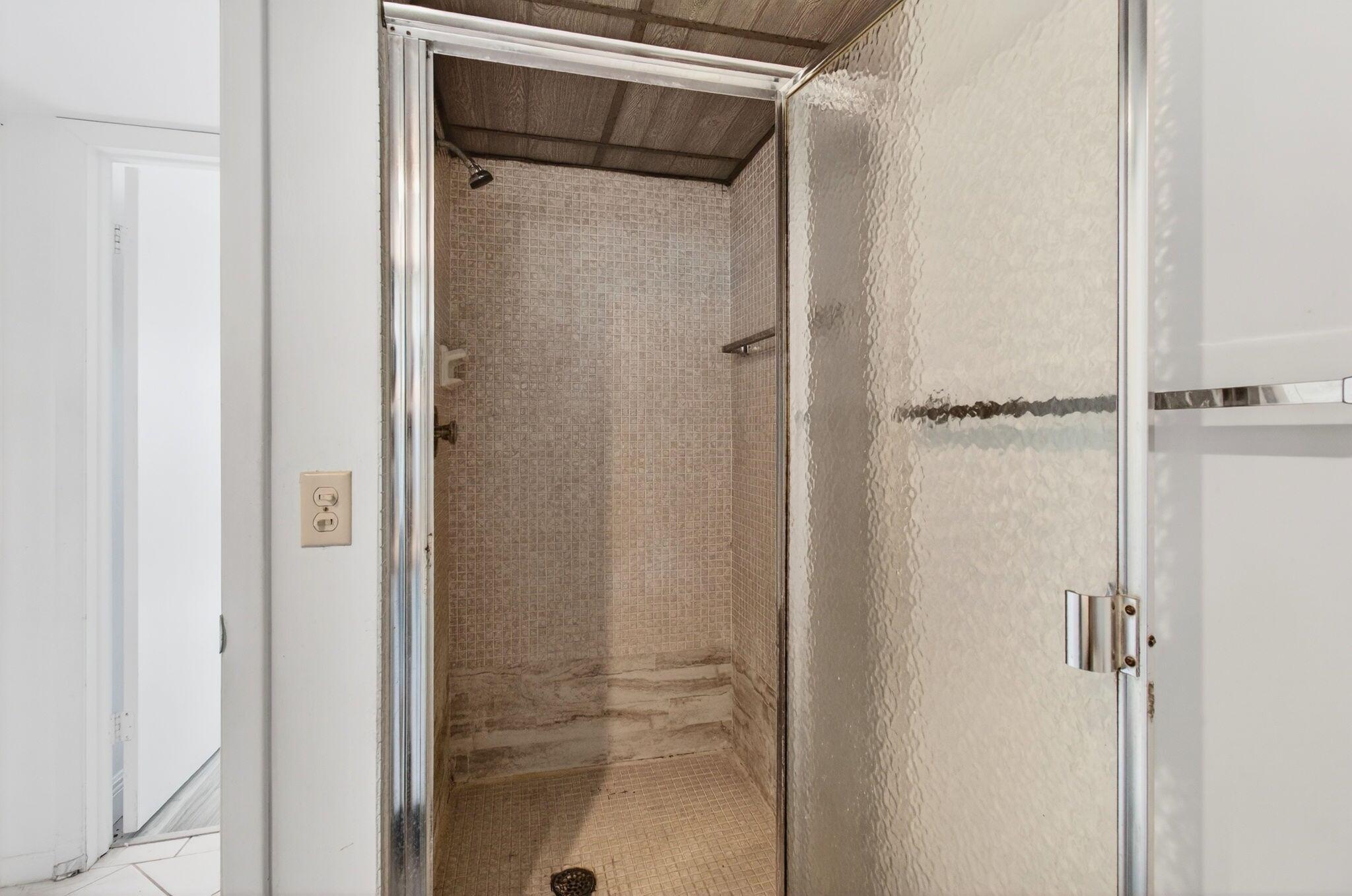 KINGS POINT - Residential Lease