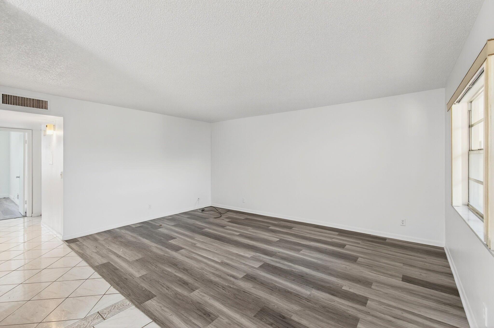 KINGS POINT - Residential Lease