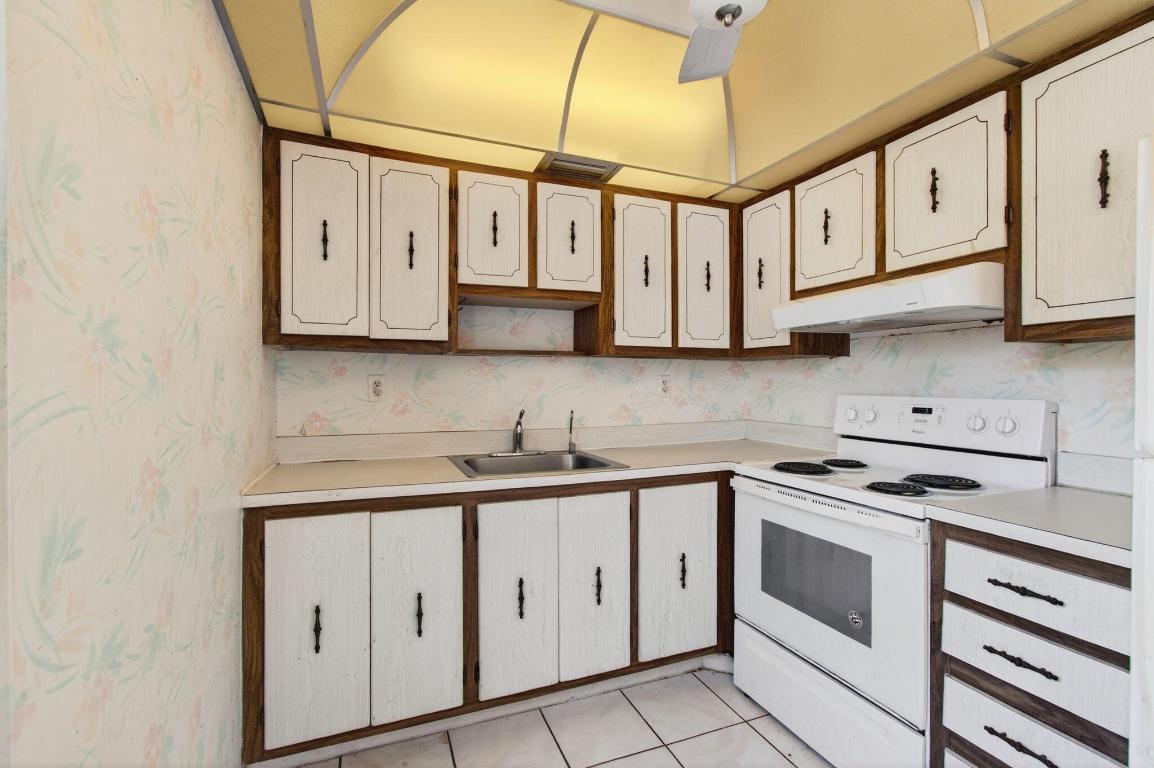 KINGS POINT - Residential Lease