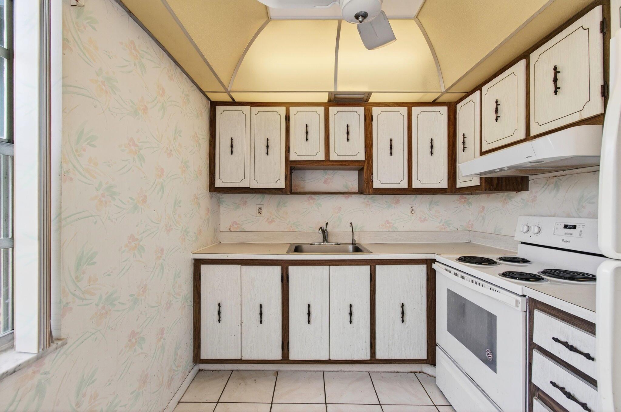 KINGS POINT - Residential Lease