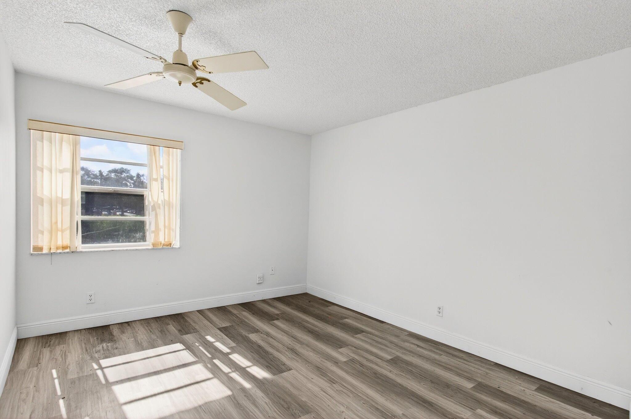 KINGS POINT - Residential Lease