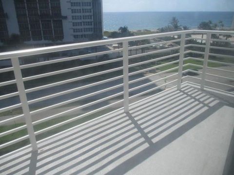 Condominium in Boca Raton FL 2851 Ocean Blvd Blvd 10.jpg