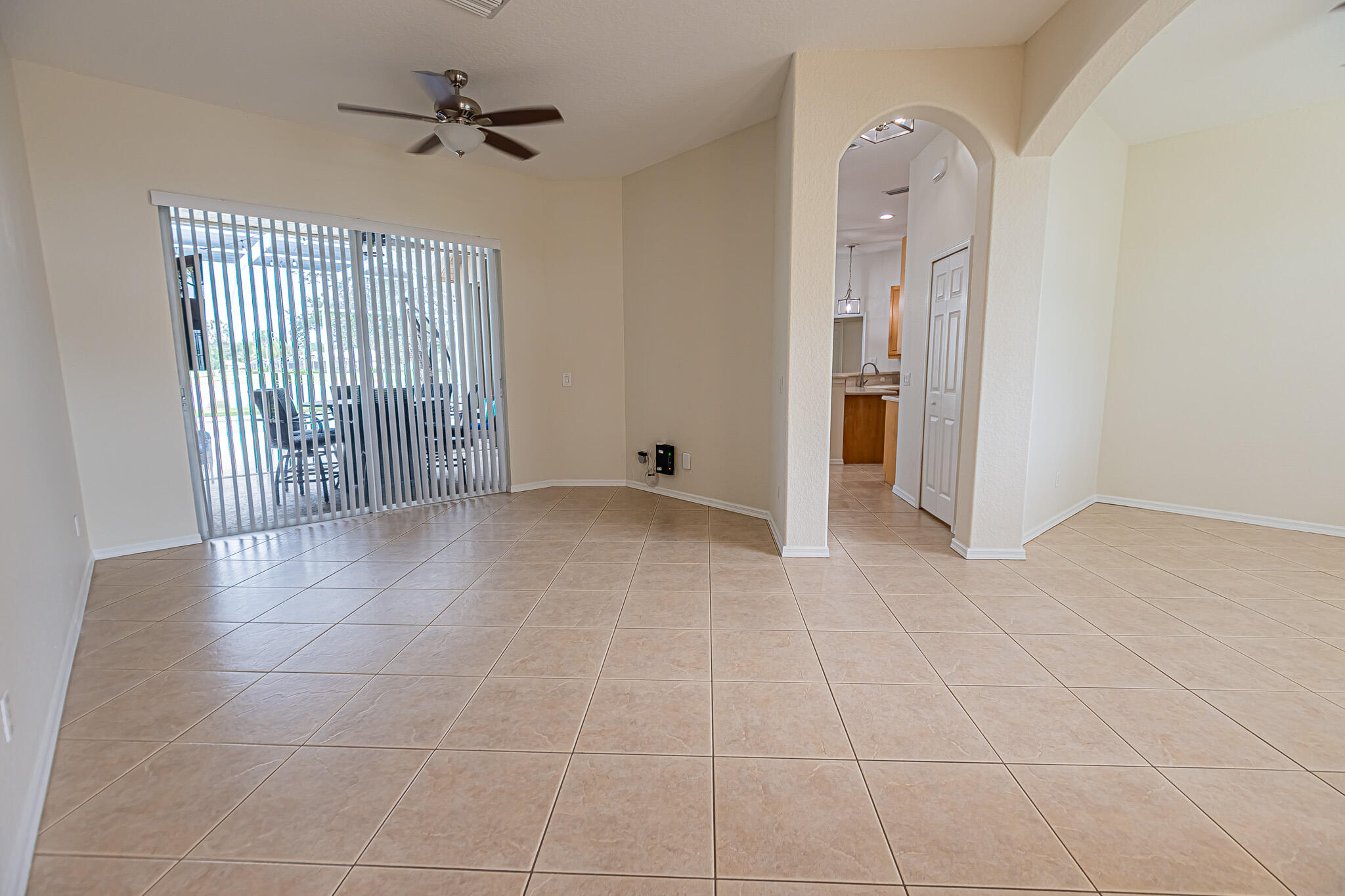 SAWGRASS LAKES, CRANE POINTE - Residential