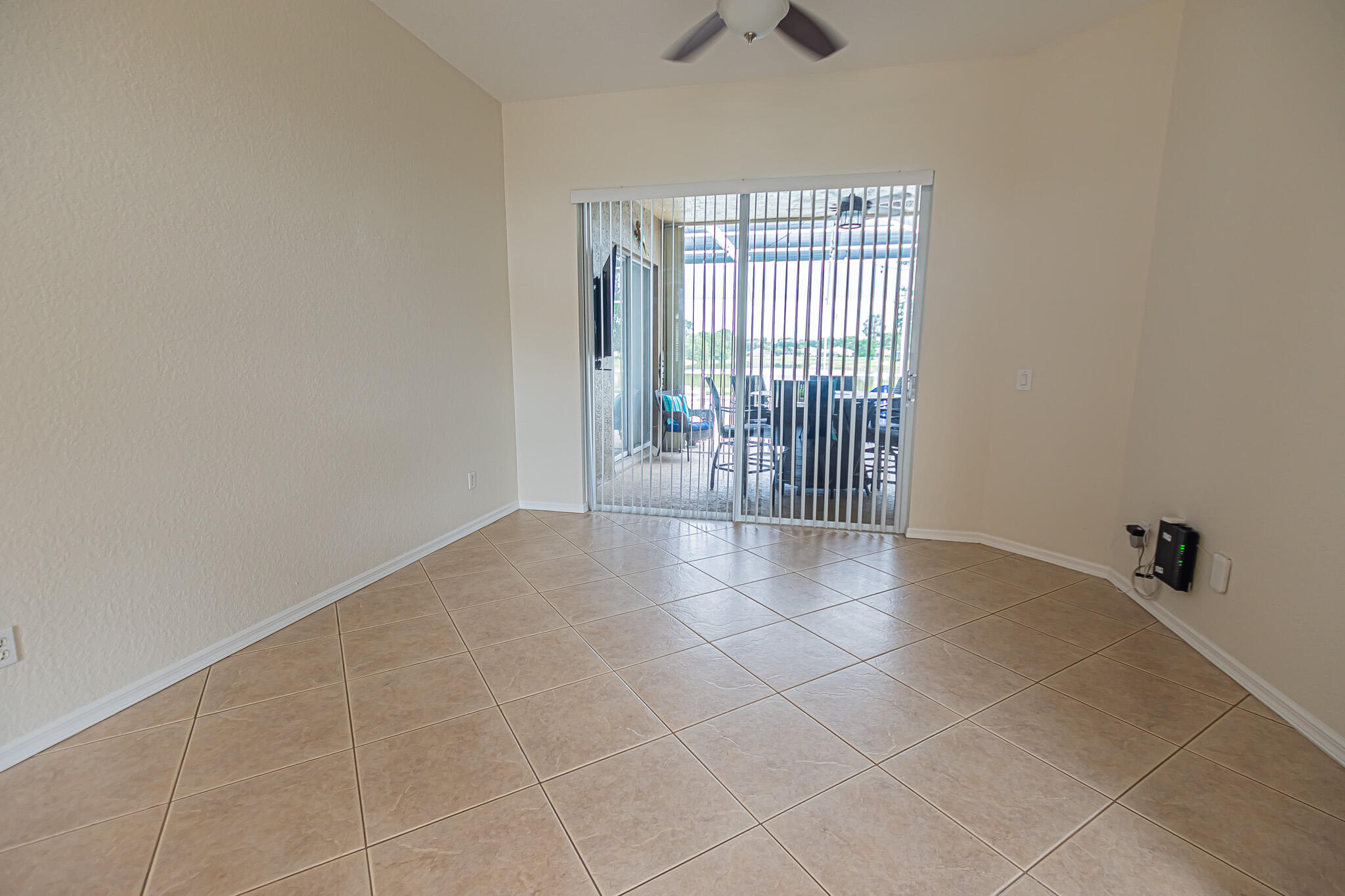 SAWGRASS LAKES, CRANE POINTE - Residential