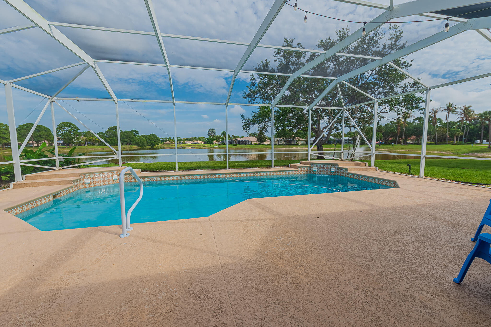 SAWGRASS LAKES, CRANE POINTE - Residential