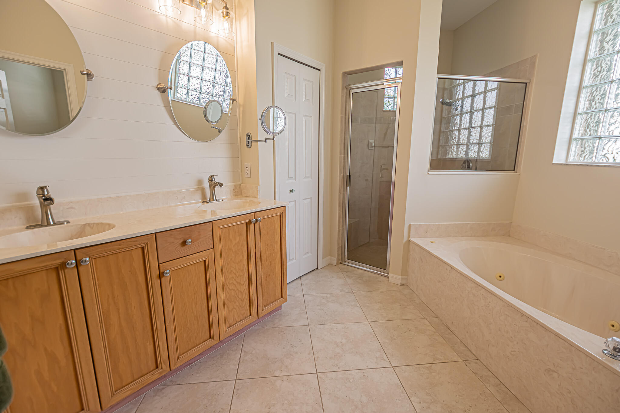 SAWGRASS LAKES, CRANE POINTE - Residential
