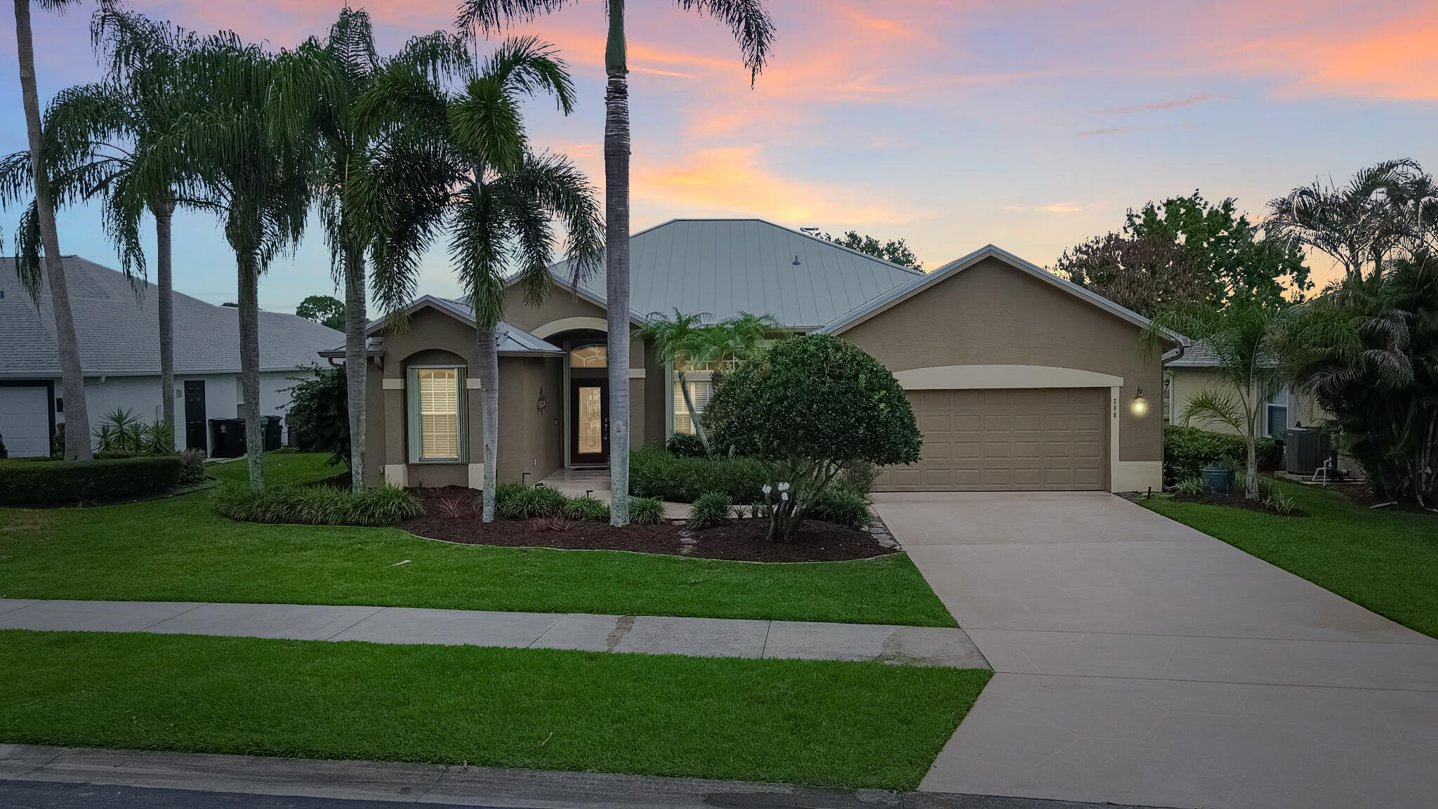 SAWGRASS LAKES, CRANE POINTE - Residential