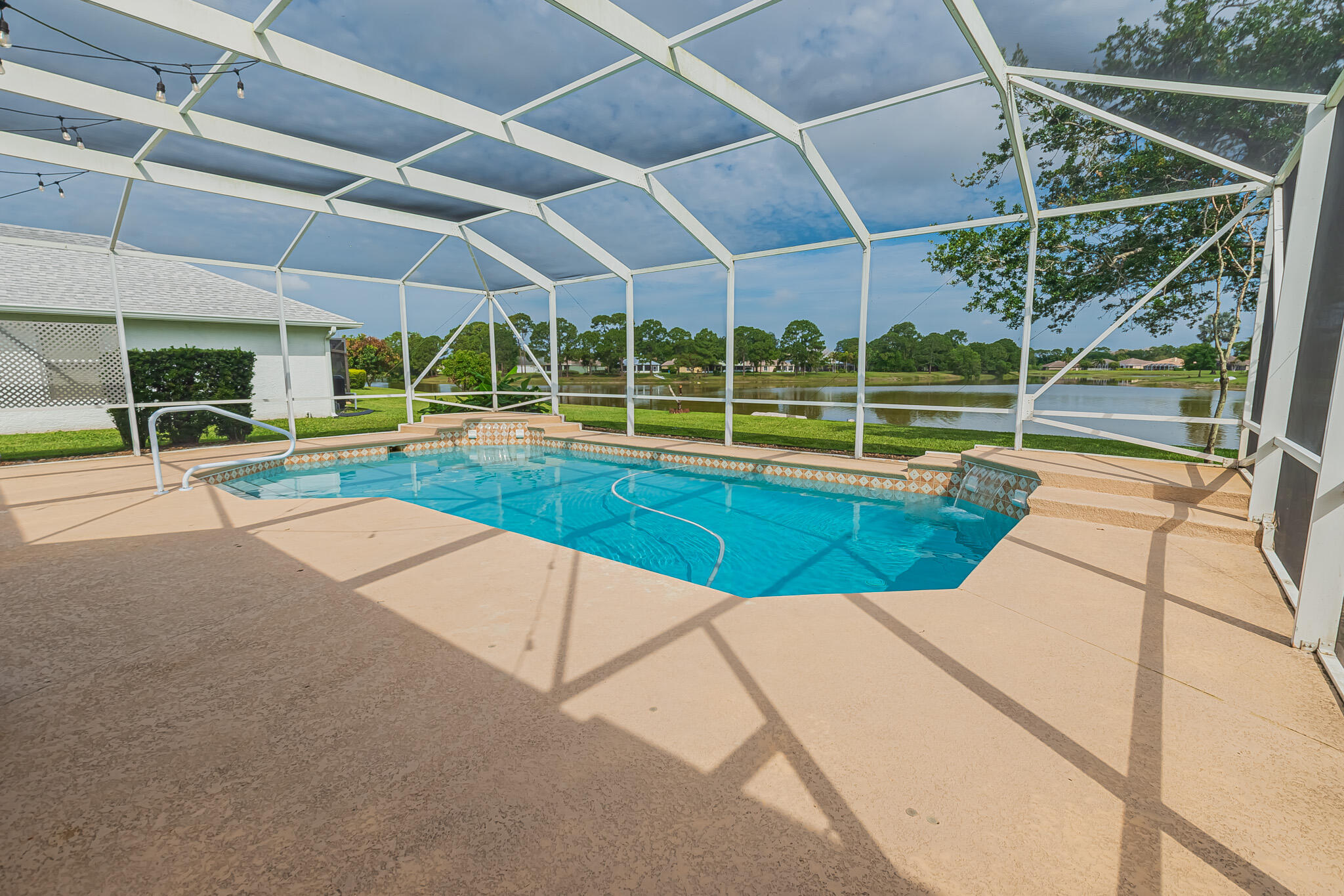 SAWGRASS LAKES, CRANE POINTE - Residential