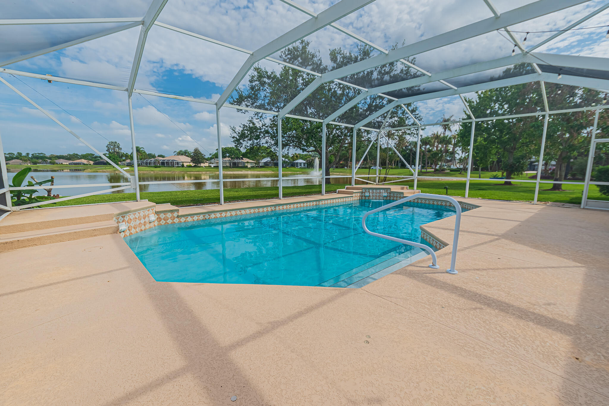 SAWGRASS LAKES, CRANE POINTE - Residential