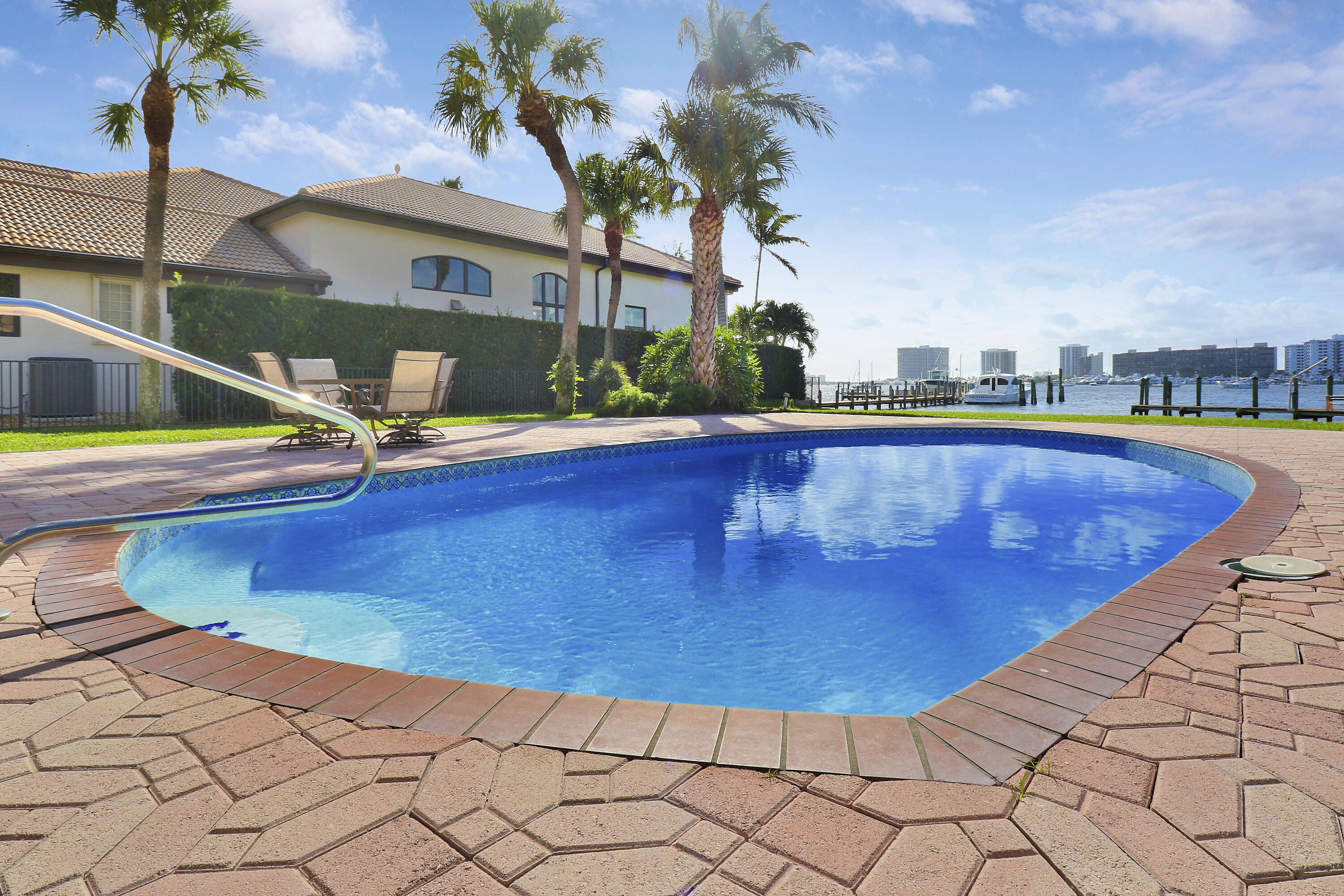 SEMINOLE BEACH - Residential